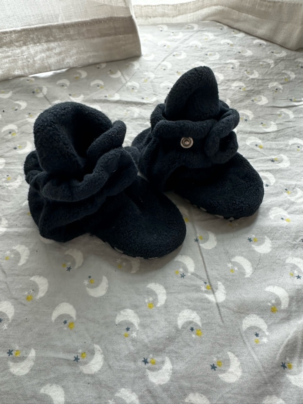 Zutano Black Ruffle Cuff Baby Boots